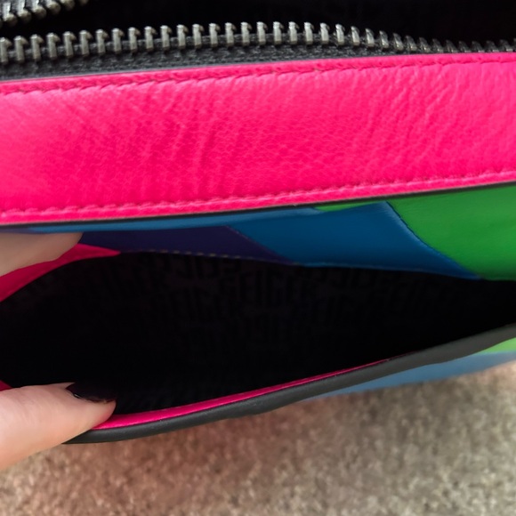 Kurt Geiger Kensington Leather neon Rainbow Camera Bag - Picture 4 of 8